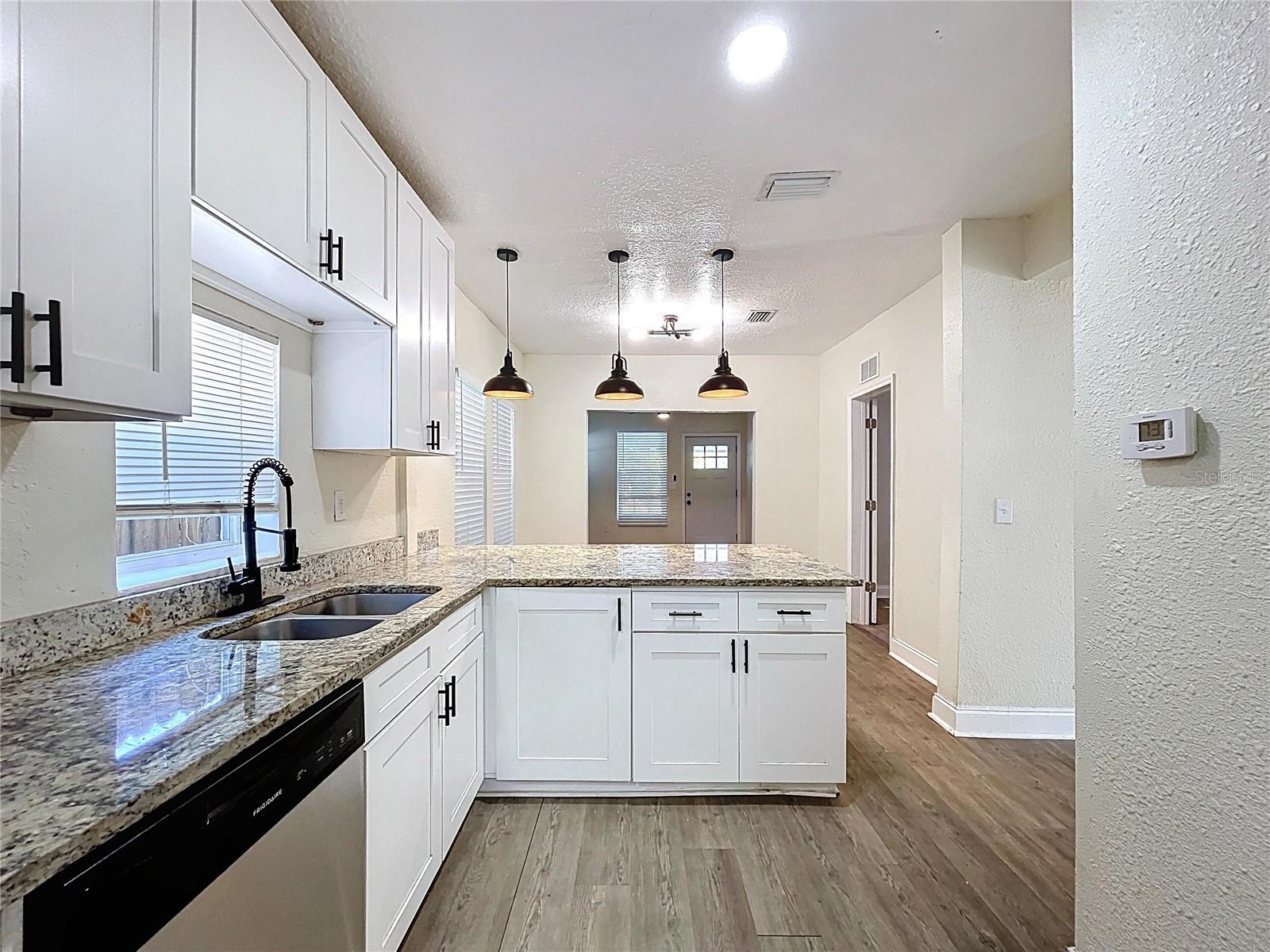 1403 E LAURA ST, PLANT CITY, FL, 33563