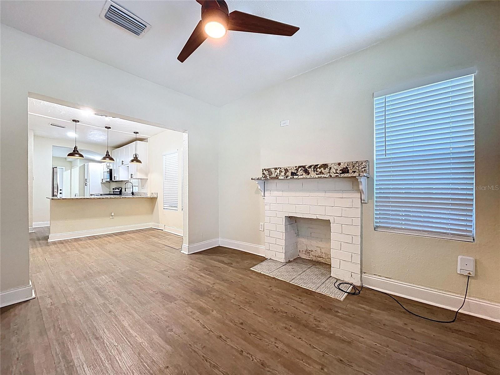 1403 E LAURA ST, PLANT CITY, FL, 33563