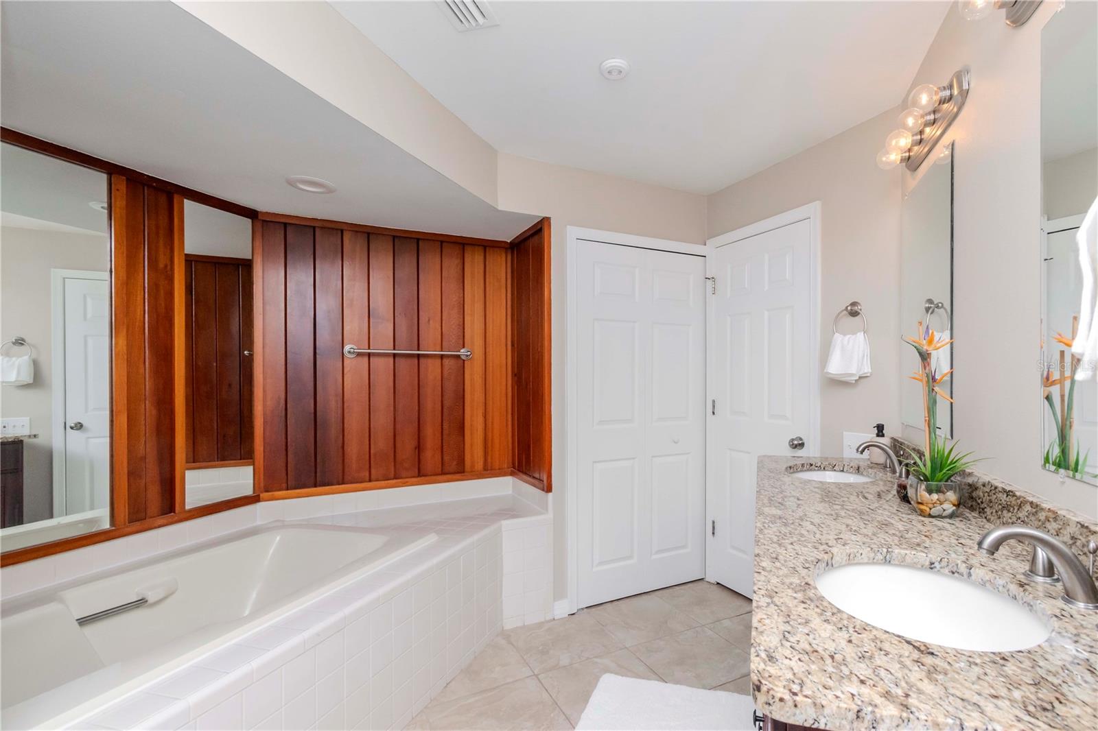 14501 BRAMBIE CT, TAMPA, FL, 33624