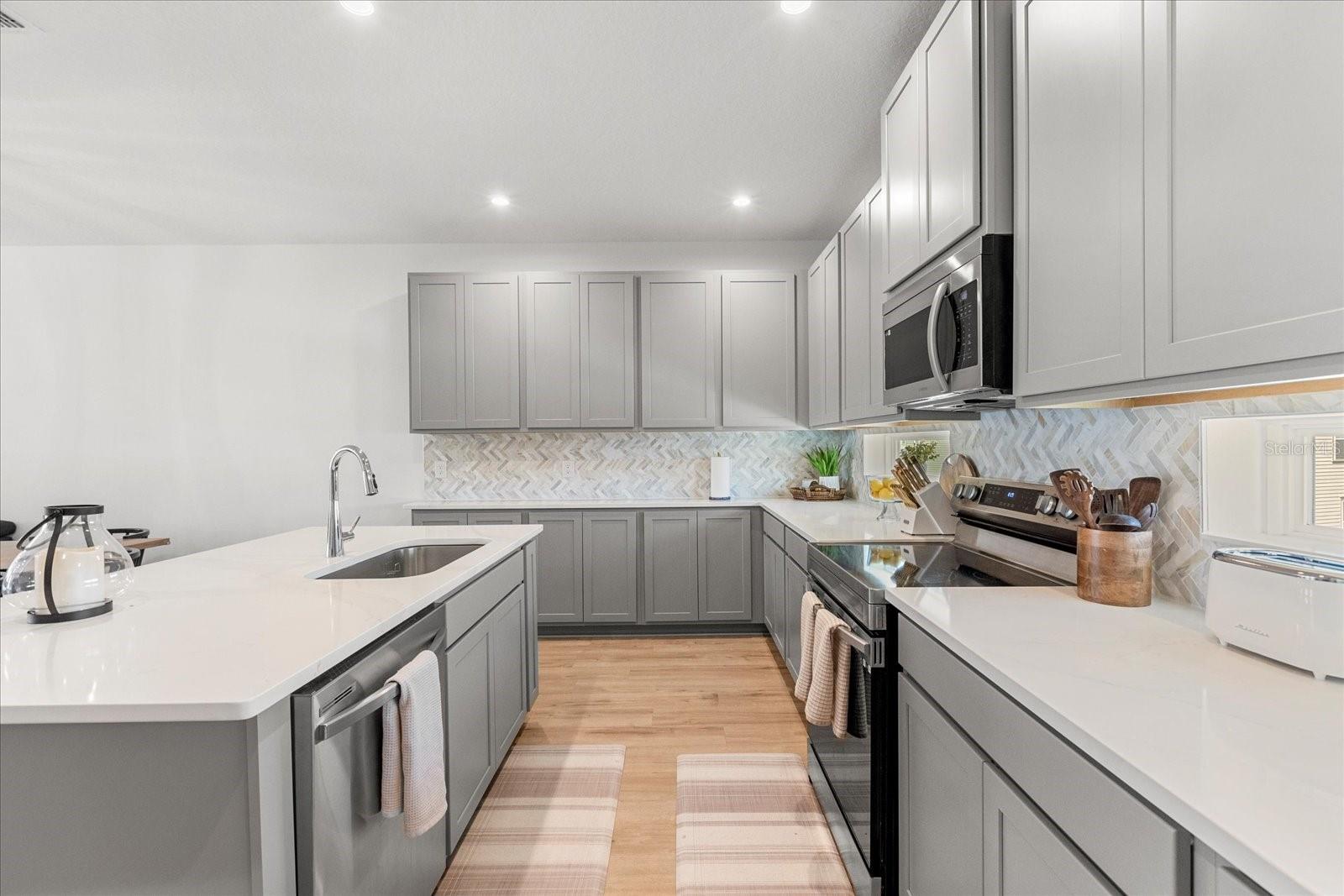 7161 NEMOURS PKWY, ORLANDO, FL, 32827
