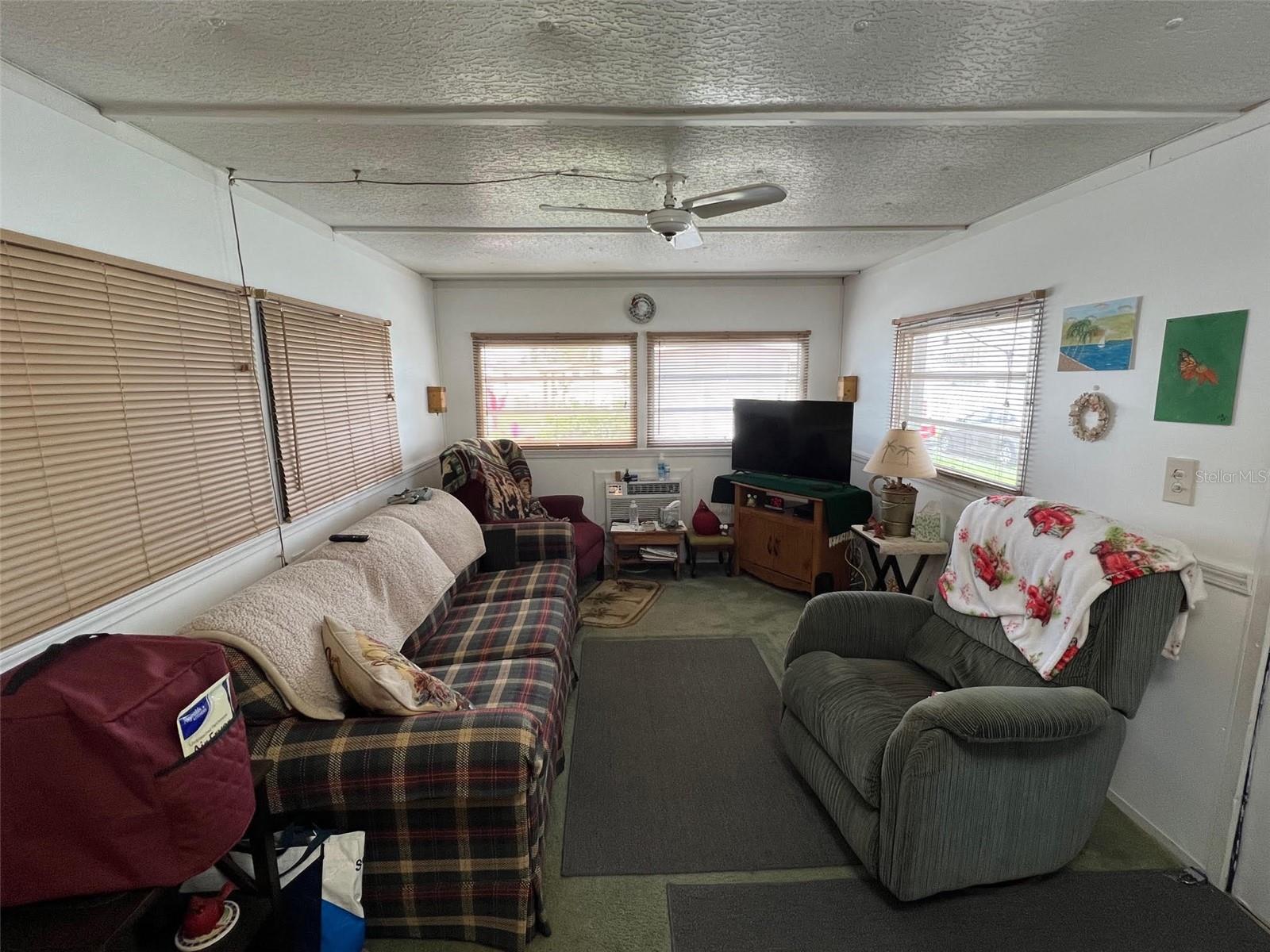 TB8359367 Property Photo