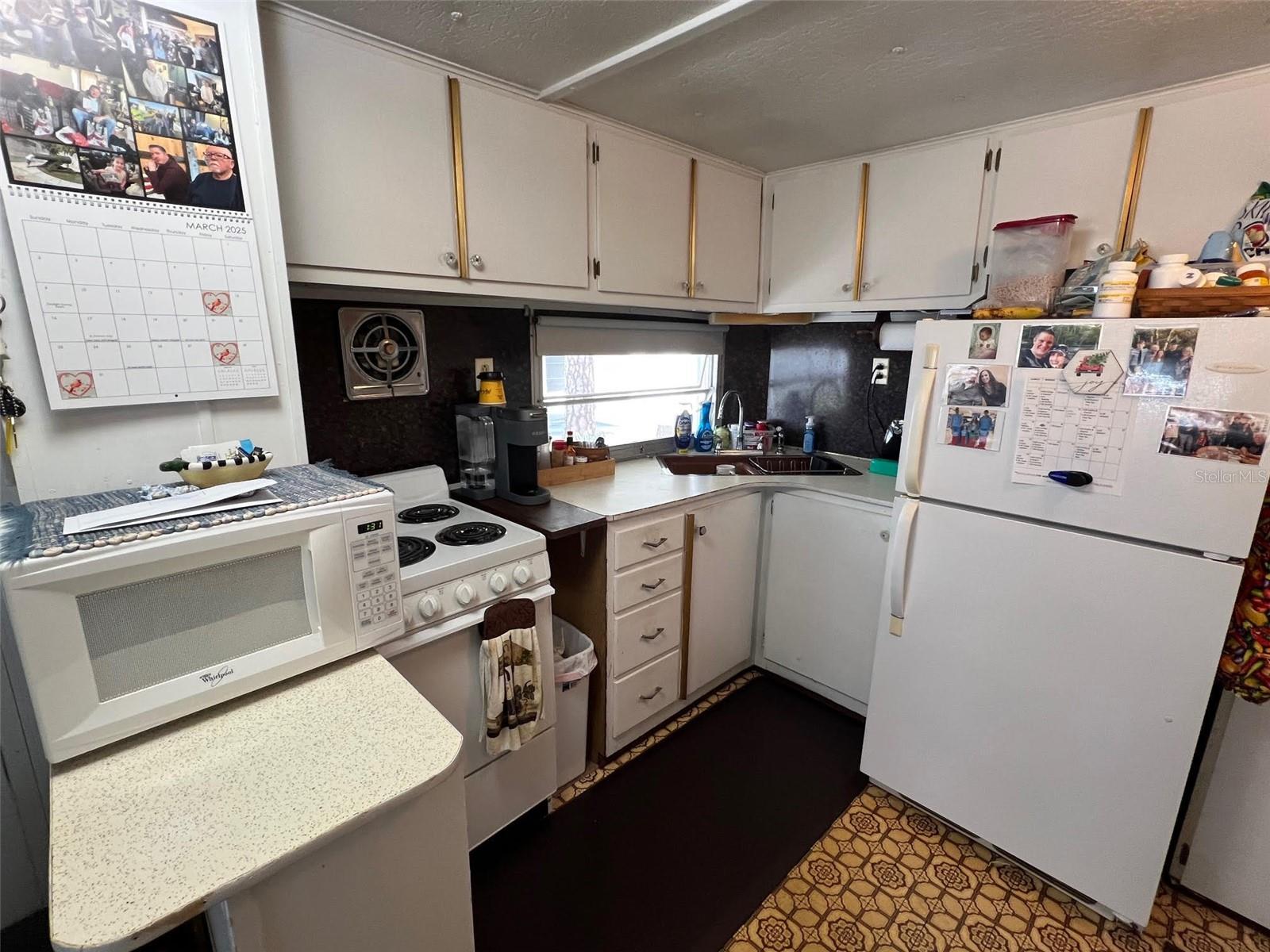 TB8359367 Property Photo