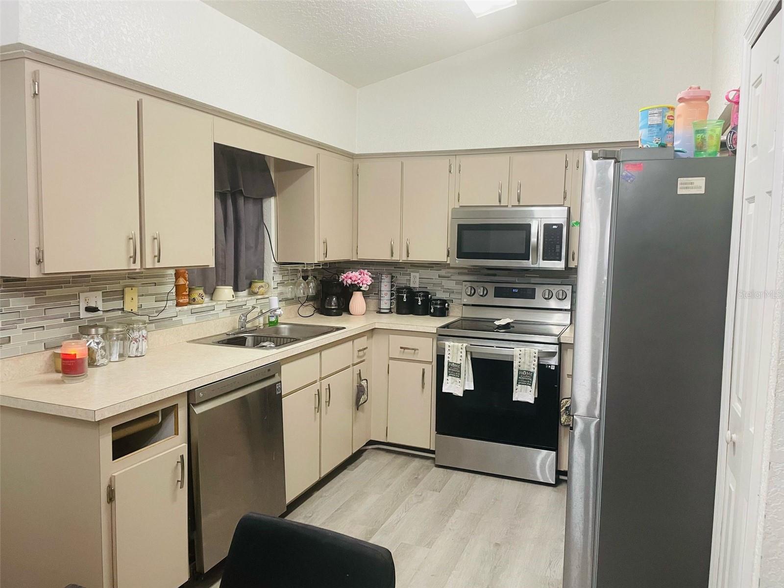 250 ASHLEY RD, MASCOTTE, FL, 34753