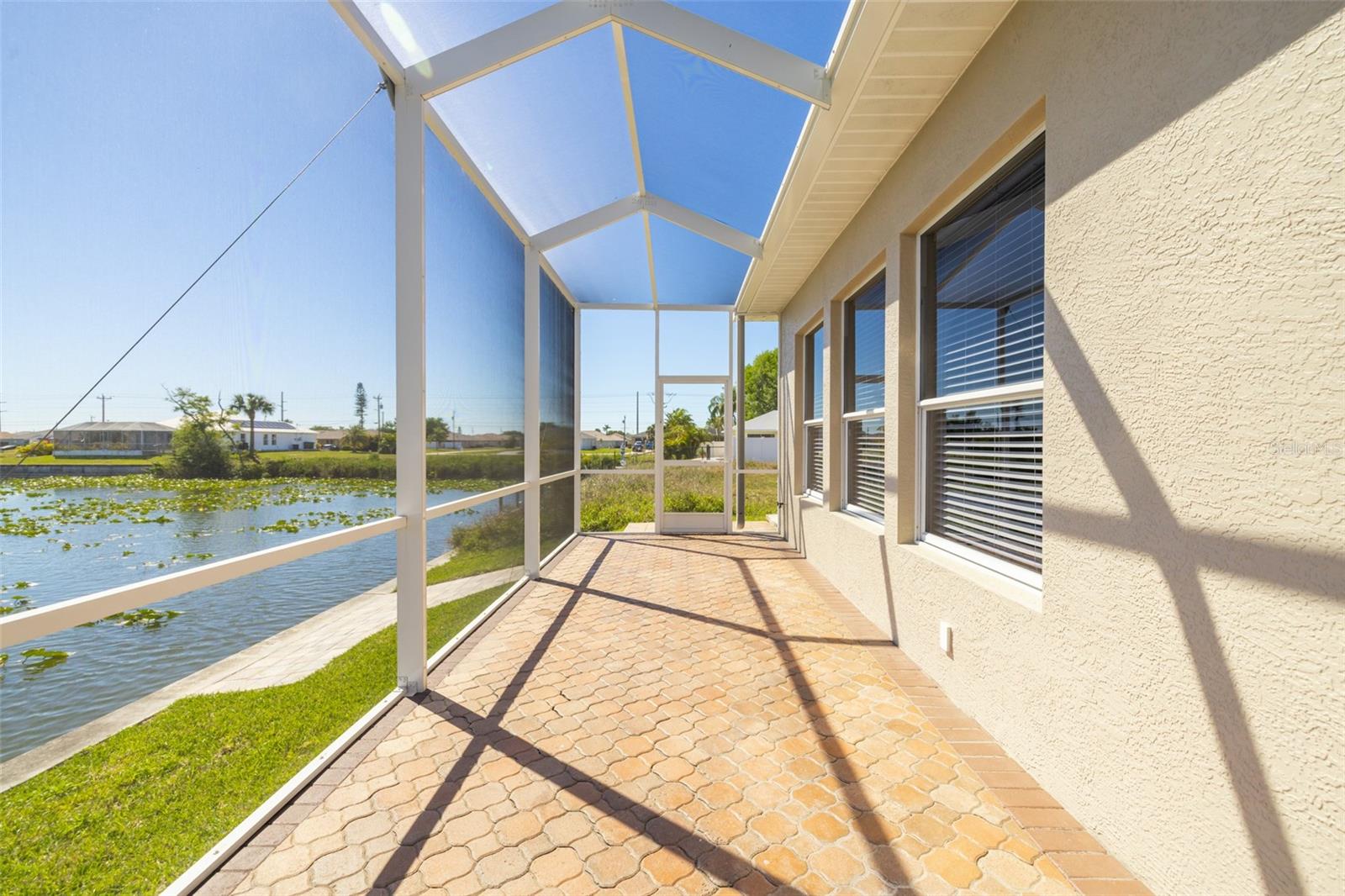 613 SE 4TH PL, CAPE CORAL, FL, 33990