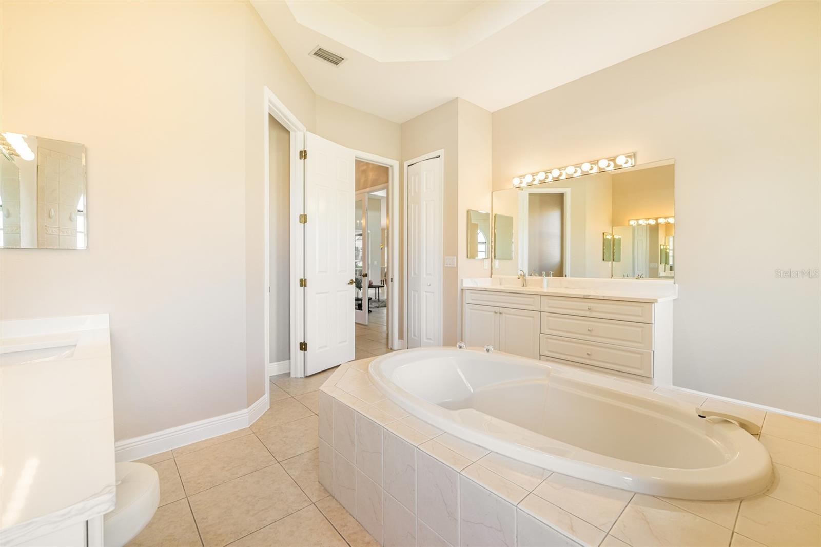 613 SE 4TH PL, CAPE CORAL, FL, 33990