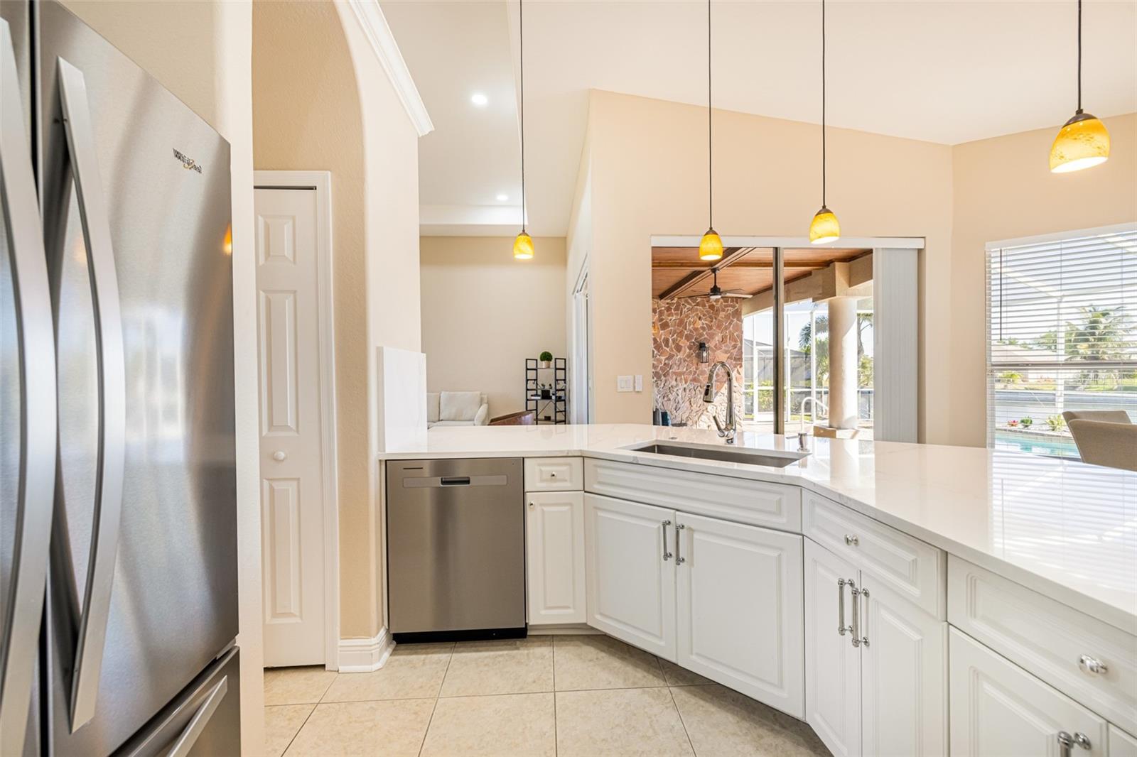 613 SE 4TH PL, CAPE CORAL, FL, 33990
