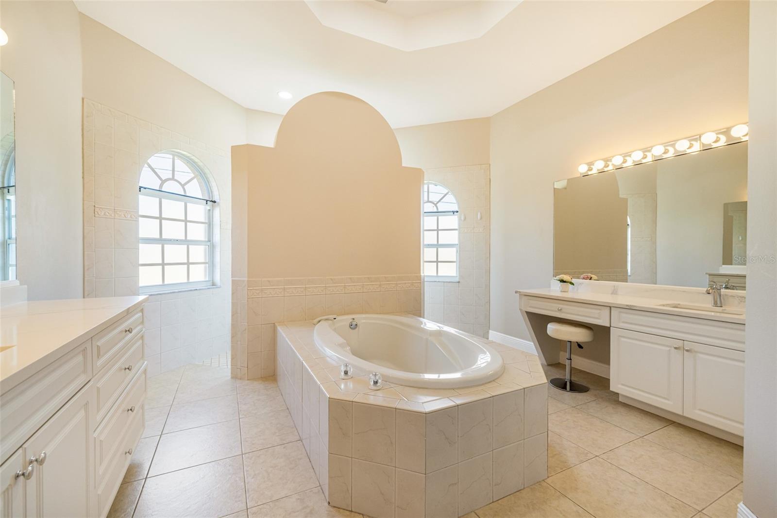 613 SE 4TH PL, CAPE CORAL, FL, 33990