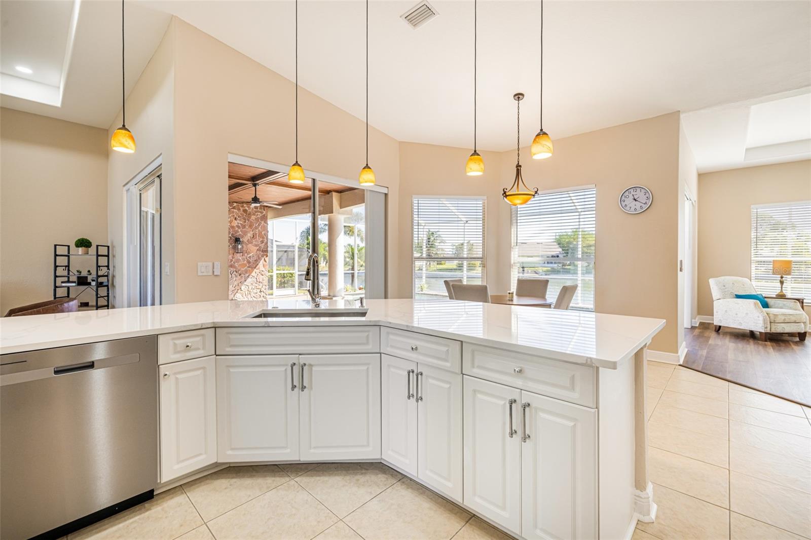 613 SE 4TH PL, CAPE CORAL, FL, 33990