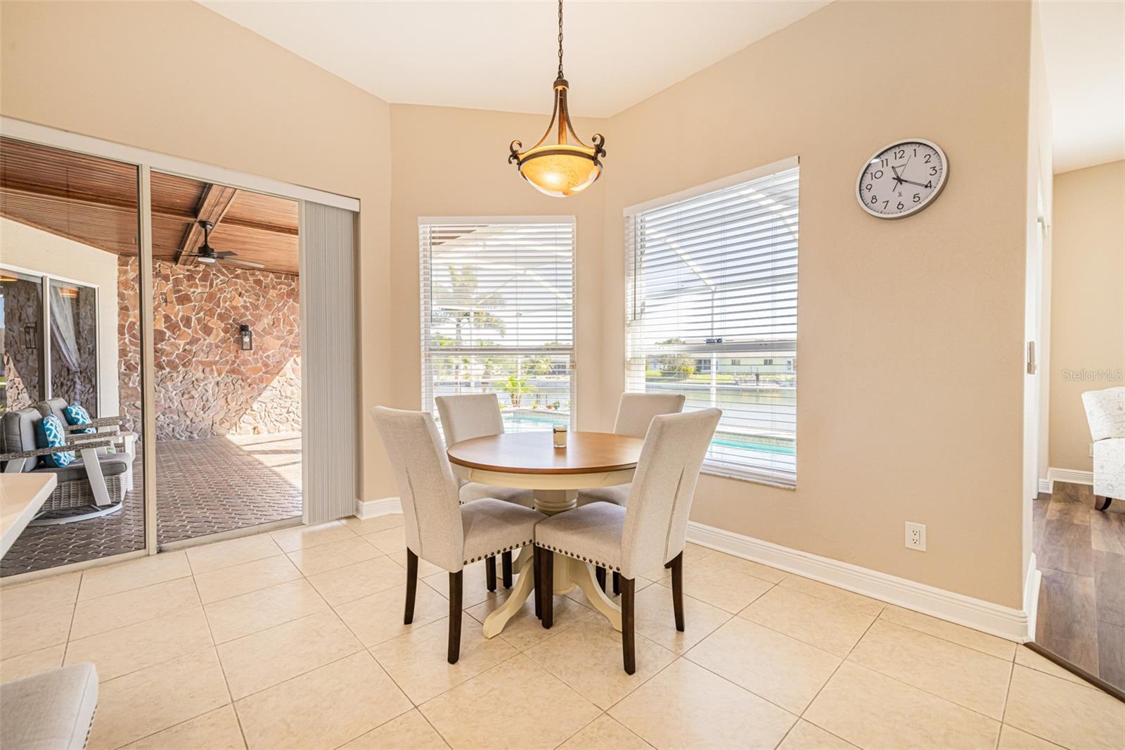 613 SE 4TH PL, CAPE CORAL, FL, 33990