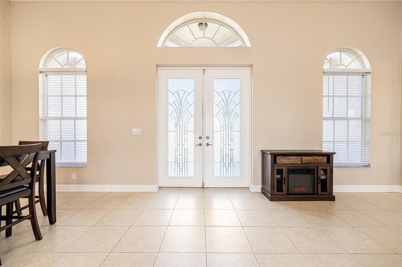 613 SE 4TH PL, CAPE CORAL, FL, 33990