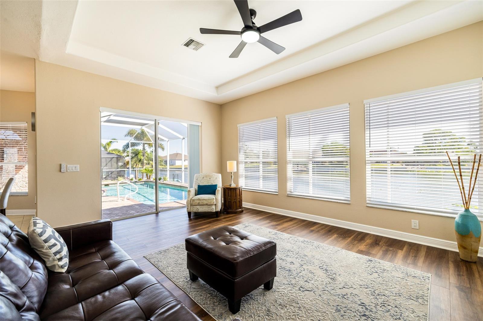 613 SE 4TH PL, CAPE CORAL, FL, 33990