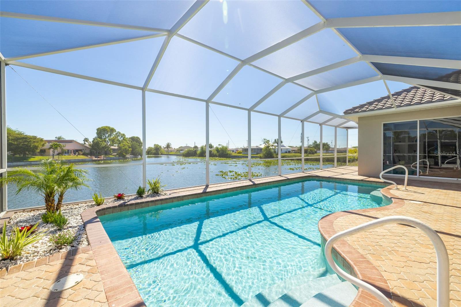 613 SE 4TH PL, CAPE CORAL, FL, 33990