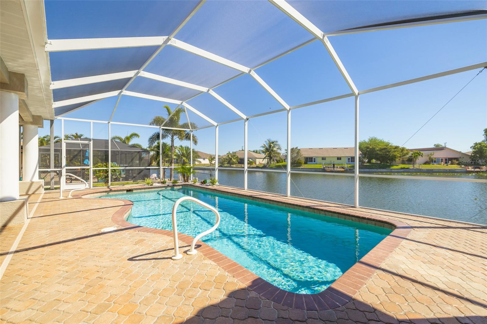 613 SE 4TH PL, CAPE CORAL, FL, 33990