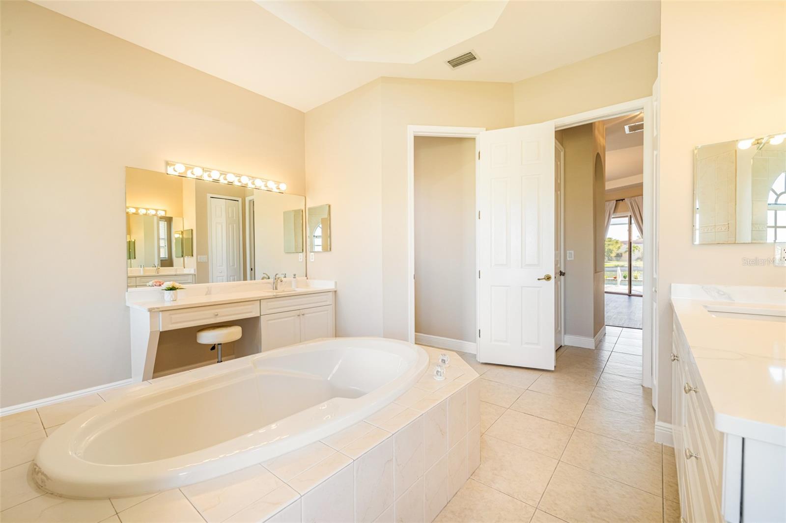 613 SE 4TH PL, CAPE CORAL, FL, 33990