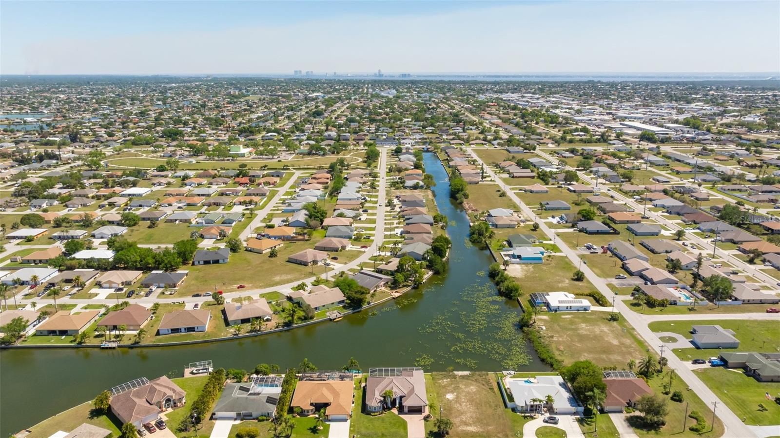 613 SE 4TH PL, CAPE CORAL, FL, 33990