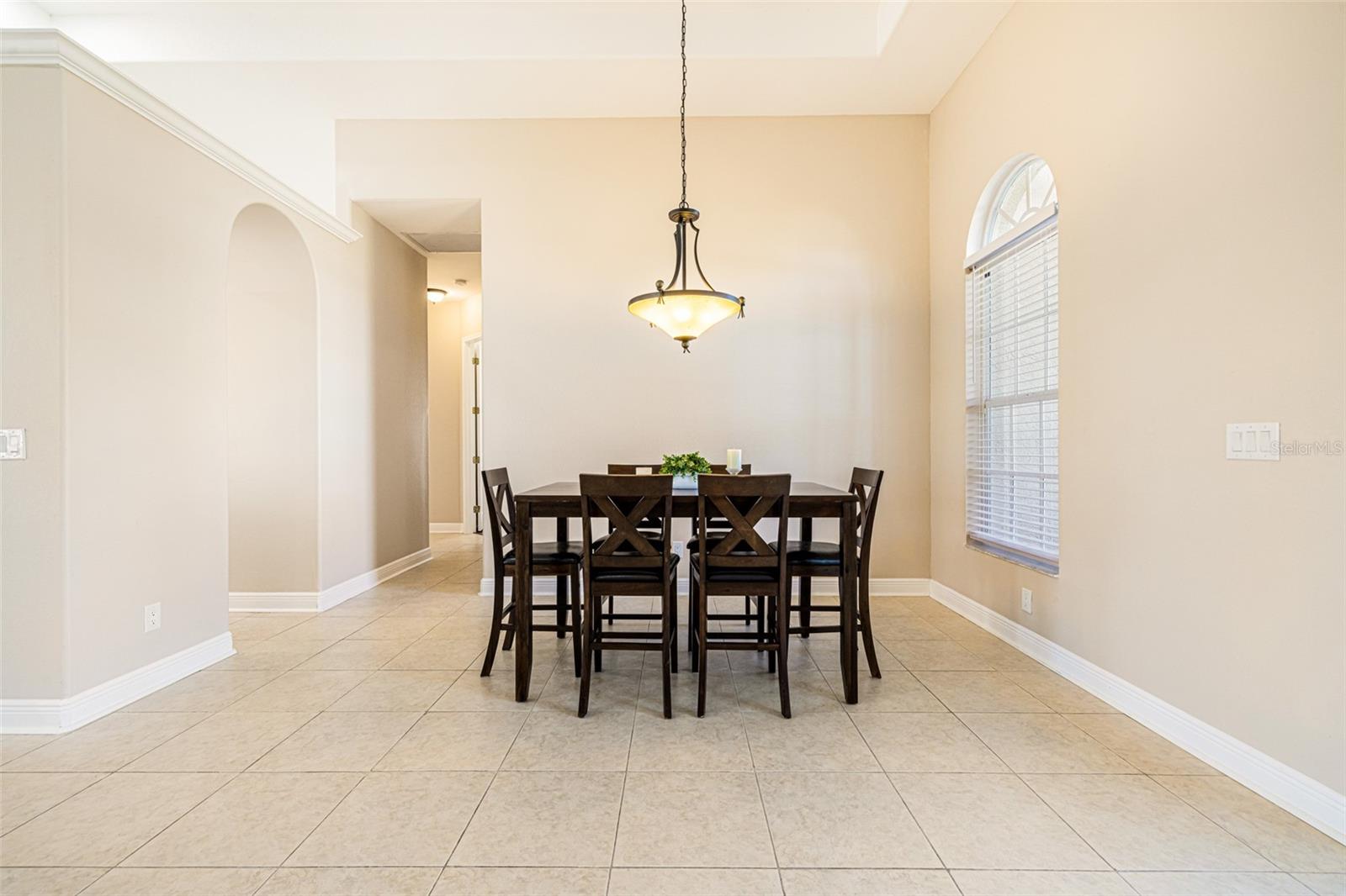 613 SE 4TH PL, CAPE CORAL, FL, 33990