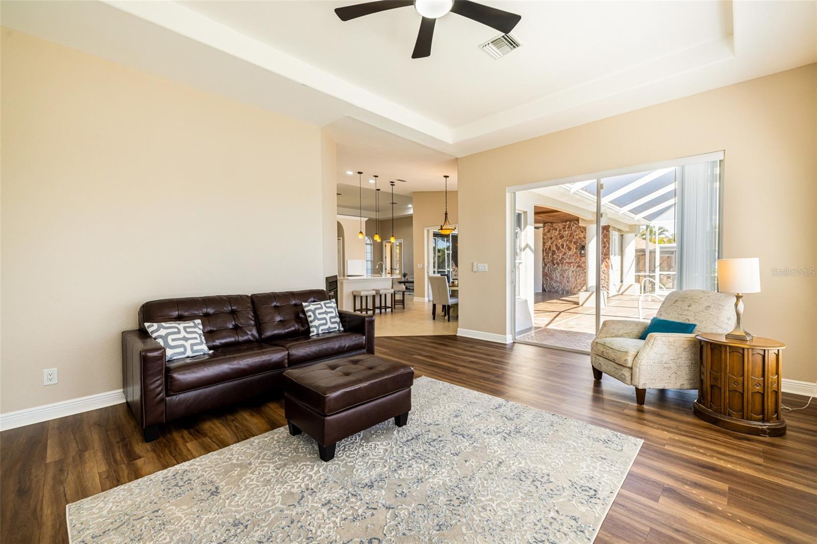 613 SE 4TH PL, CAPE CORAL, FL, 33990