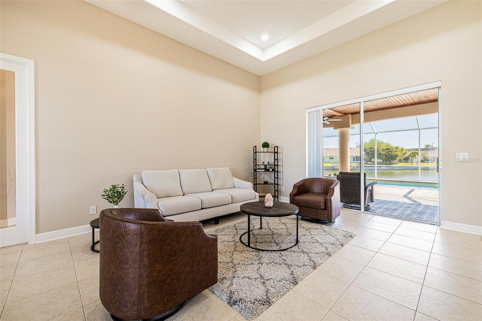 613 SE 4TH PL, CAPE CORAL, FL, 33990