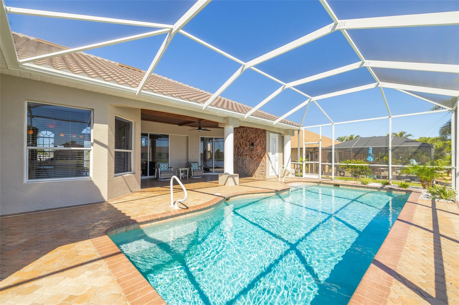 613 SE 4TH PL, CAPE CORAL, FL, 33990
