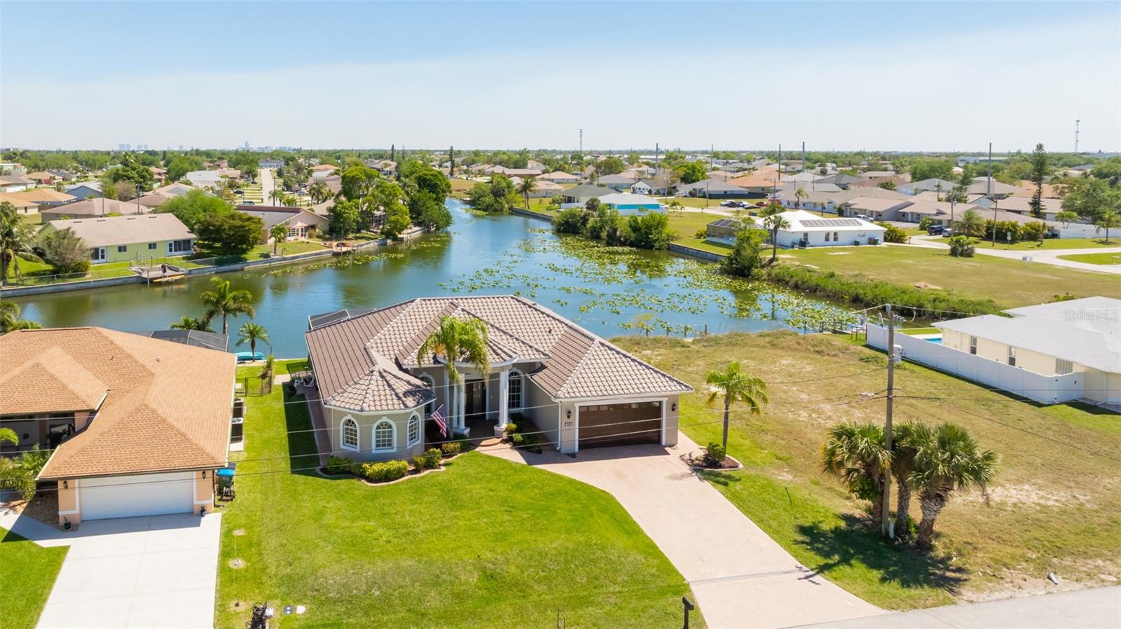 613 SE 4TH PL, CAPE CORAL, FL, 33990