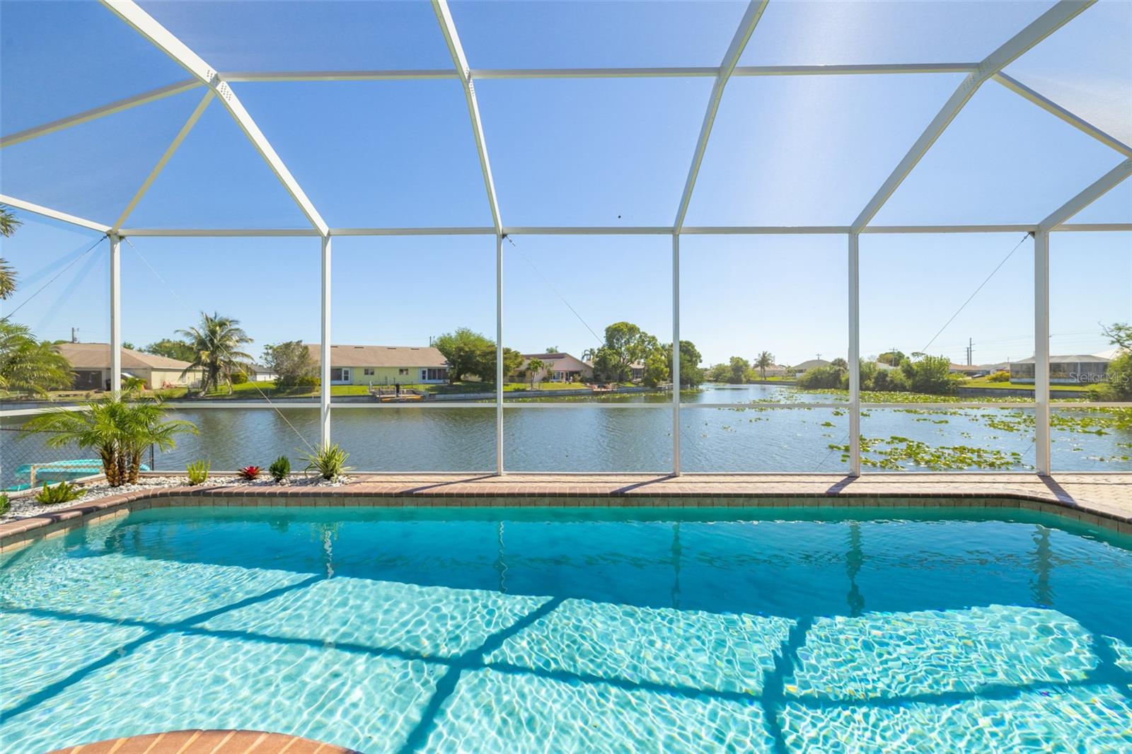 613 SE 4TH PL, CAPE CORAL, FL, 33990
