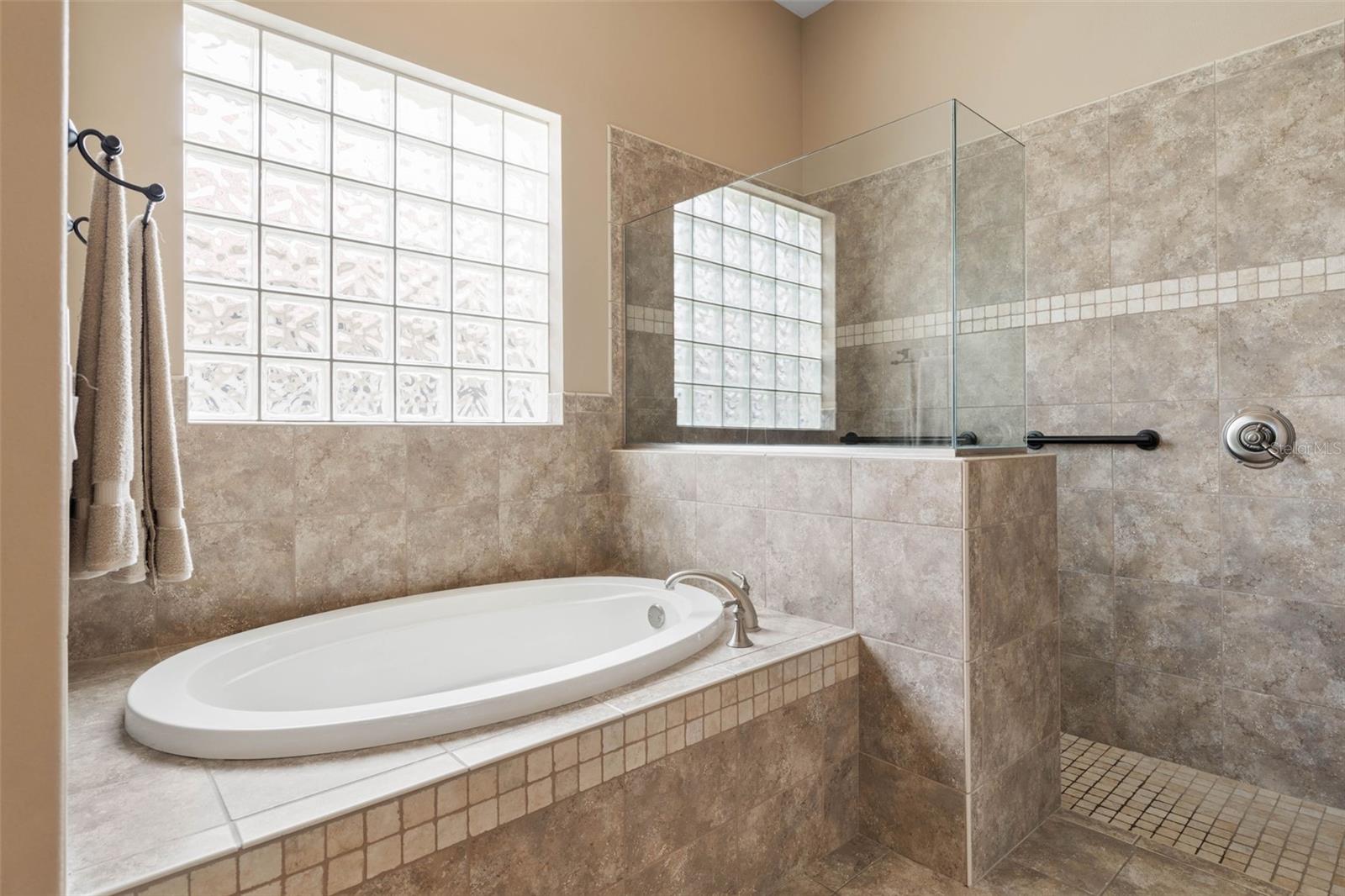 9 CYPRESSWOOD DR N, PALM COAST, FL, 32137