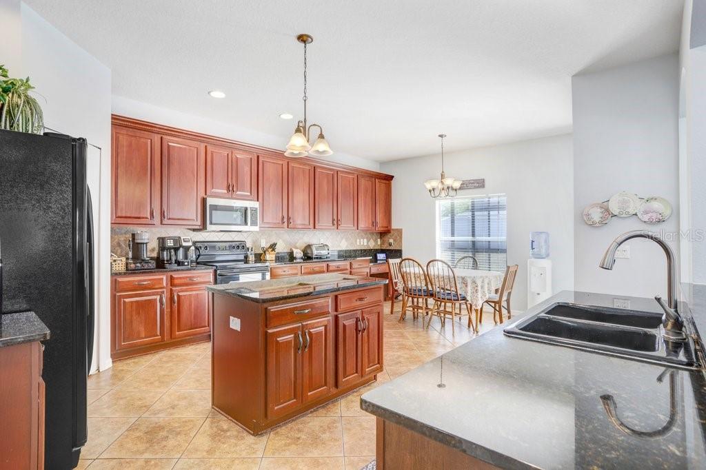 2712 AVON RIVER DR, VALRICO, FL, 33596