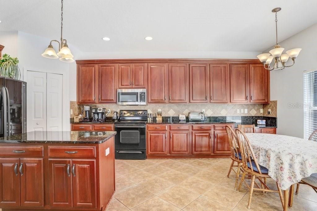2712 AVON RIVER DR, VALRICO, FL, 33596