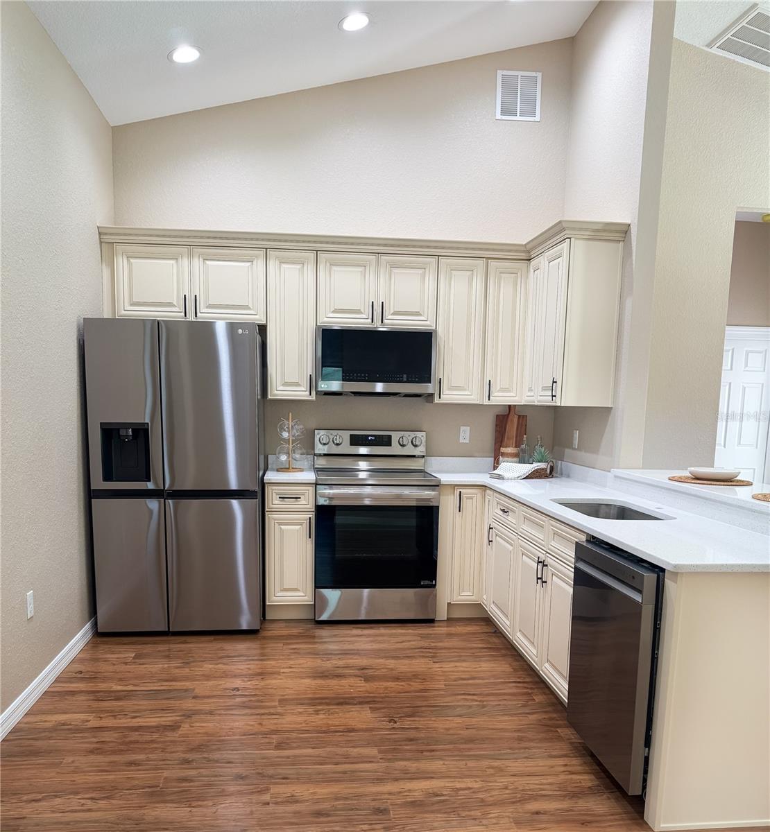 96 HUMPHREY AVE, LAKE PLACID, FL, 33852