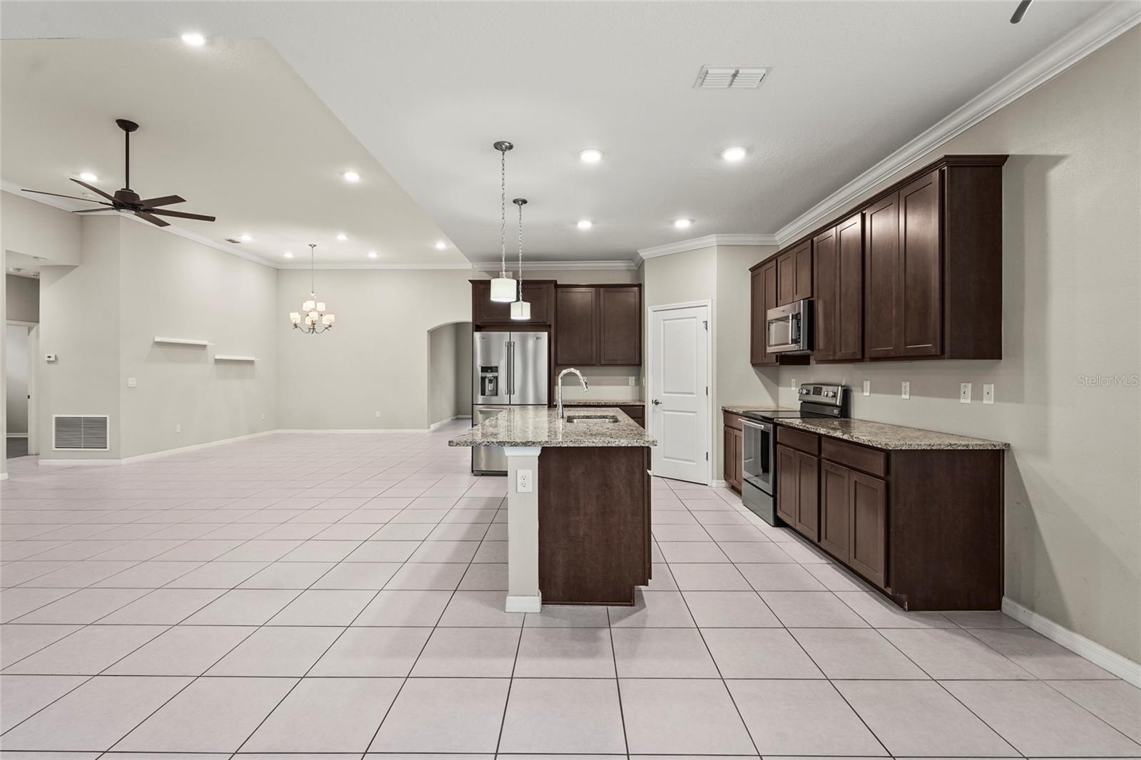 5085 IVORY STONE DR, WIMAUMA, FL, 33598
