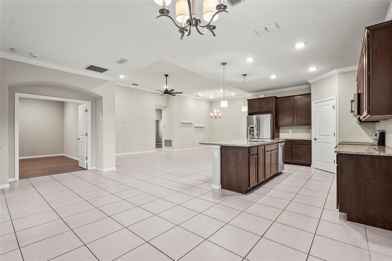 5085 IVORY STONE DR, WIMAUMA, FL, 33598