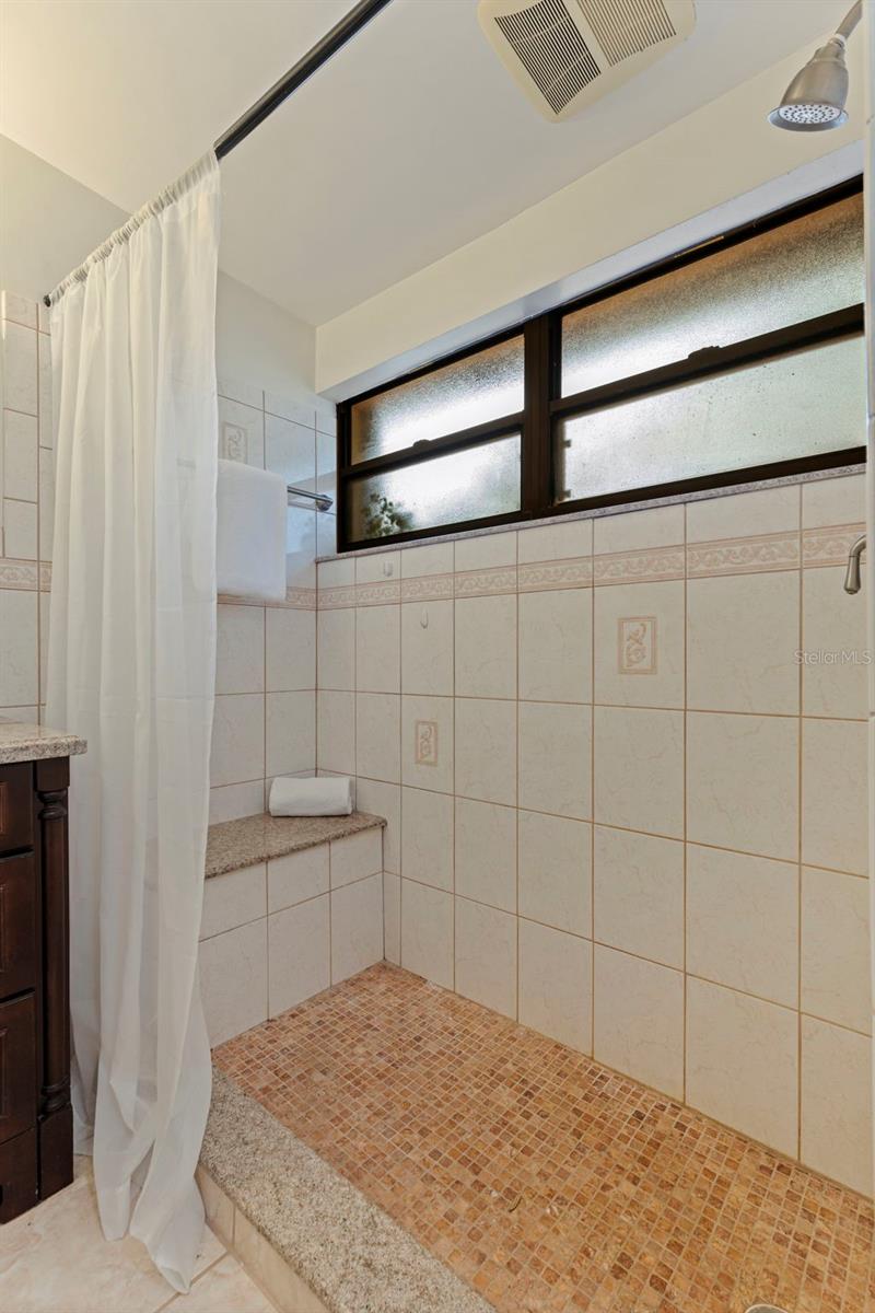 1301 45TH AVE N, ST PETERSBURG, FL, 33703