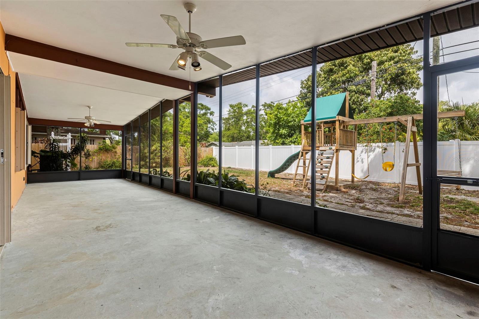 1301 45TH AVE N, ST PETERSBURG, FL, 33703