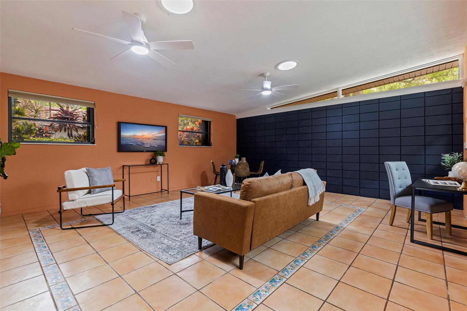 1301 45TH AVE N, ST PETERSBURG, FL, 33703