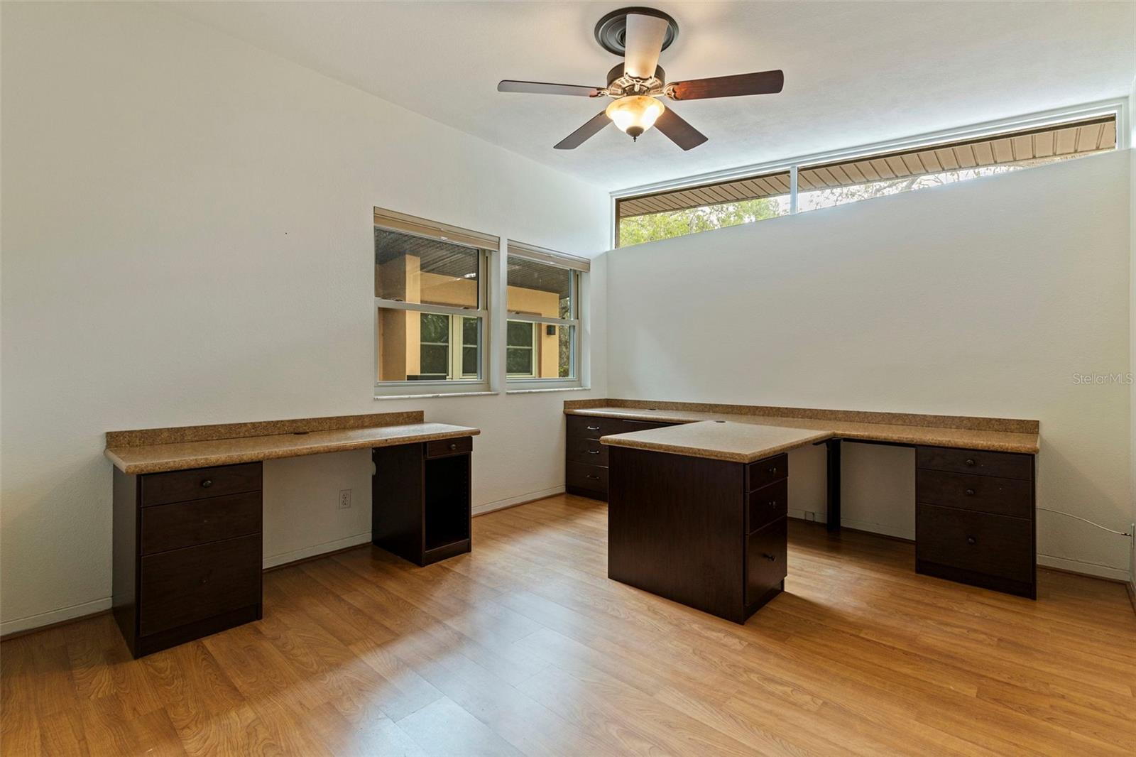 1301 45TH AVE N, ST PETERSBURG, FL, 33703