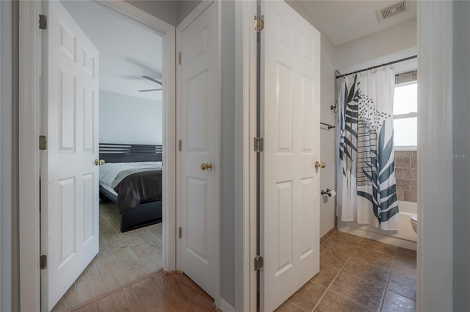 12406 BRISTOL COMMONS CIR, TAMPA, FL, 33626