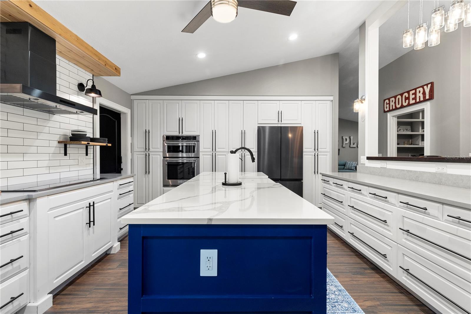 1013 NEWBERGER RD, LUTZ, FL, 33549