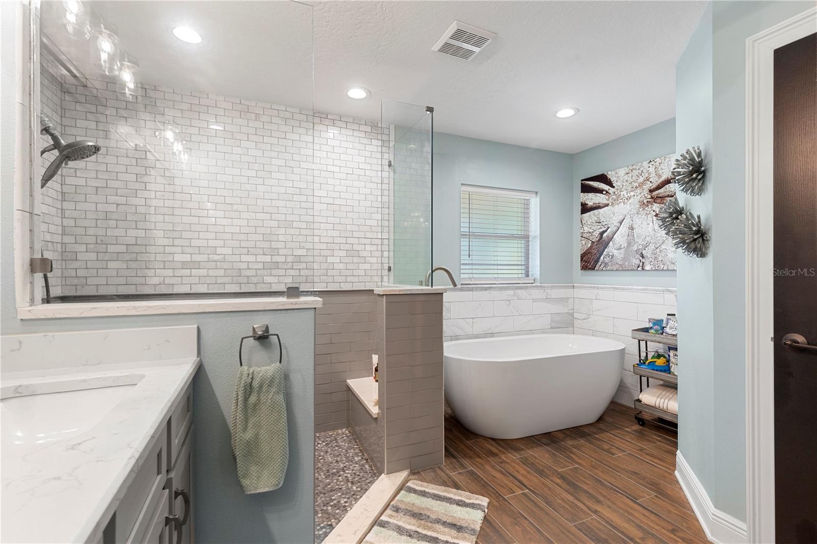 1013 NEWBERGER RD, LUTZ, FL, 33549