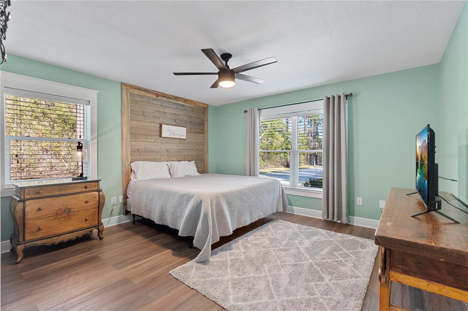 1013 NEWBERGER RD, LUTZ, FL, 33549