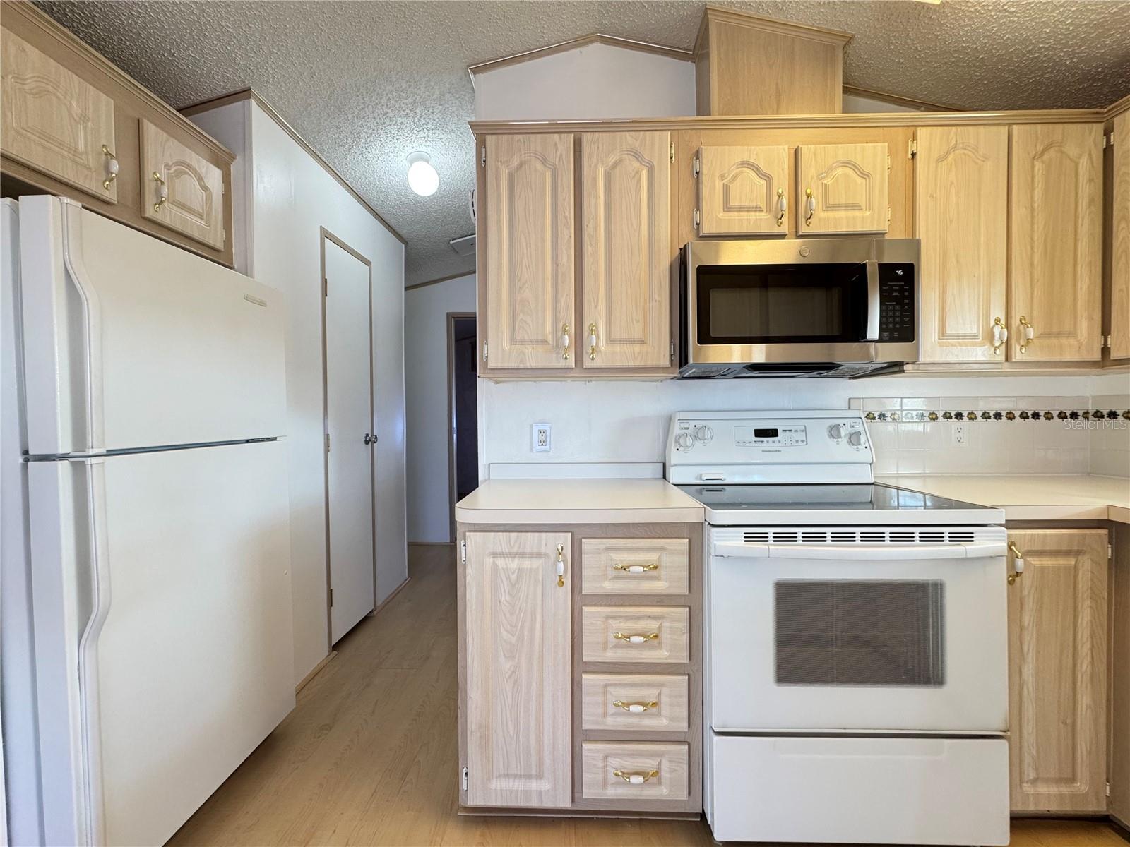 TB8359578 Property Photo