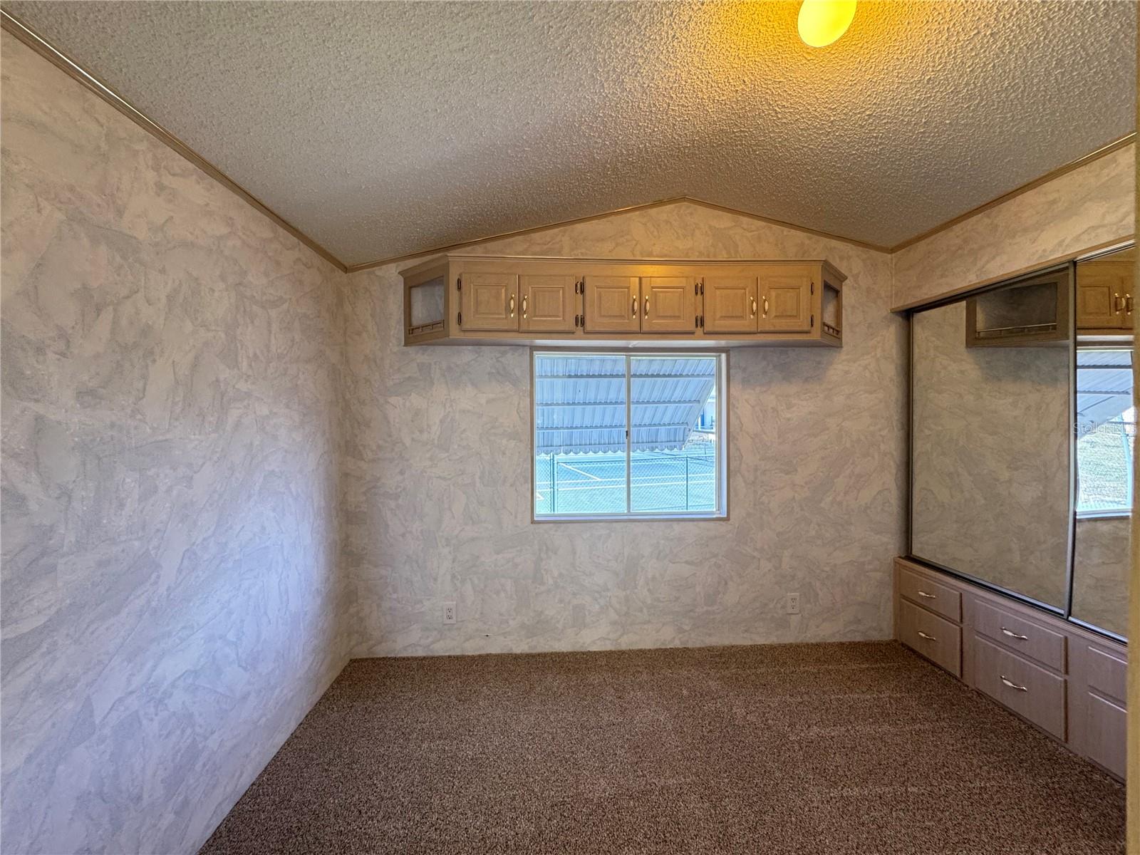 TB8359578 Property Photo