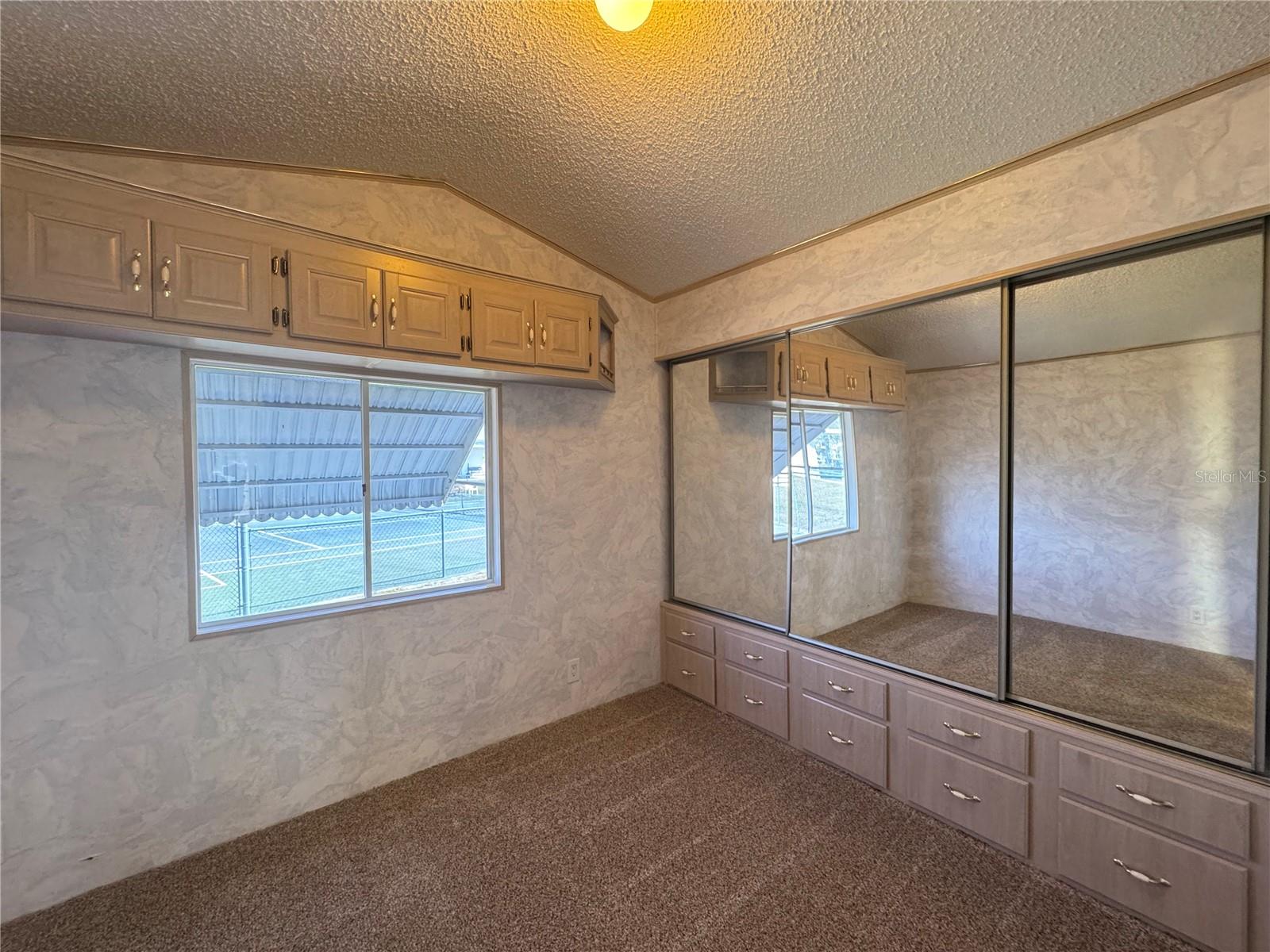 TB8359578 Property Photo