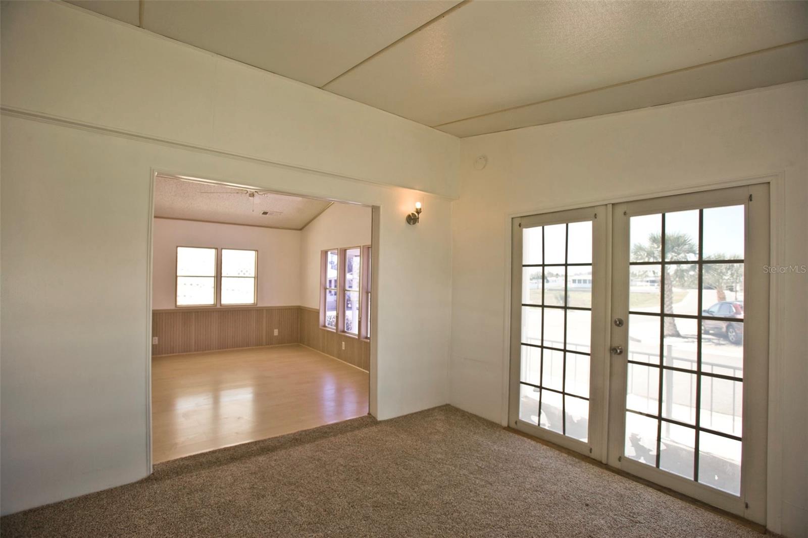 TB8359578 Property Photo