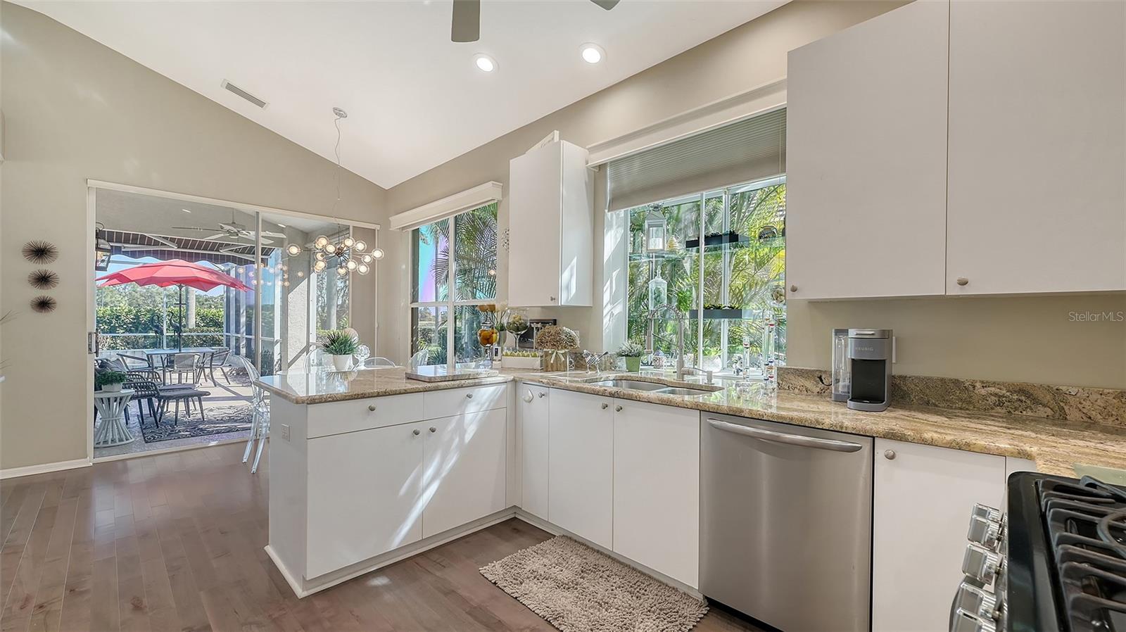 7903 HAMPTON CT, UNIVERSITY PARK, FL, 34201