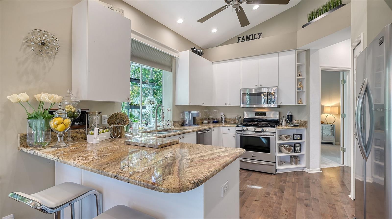 7903 HAMPTON CT, UNIVERSITY PARK, FL, 34201