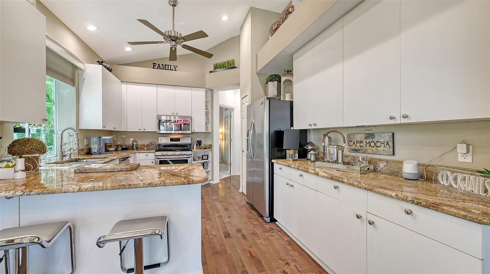 7903 HAMPTON CT, UNIVERSITY PARK, FL, 34201