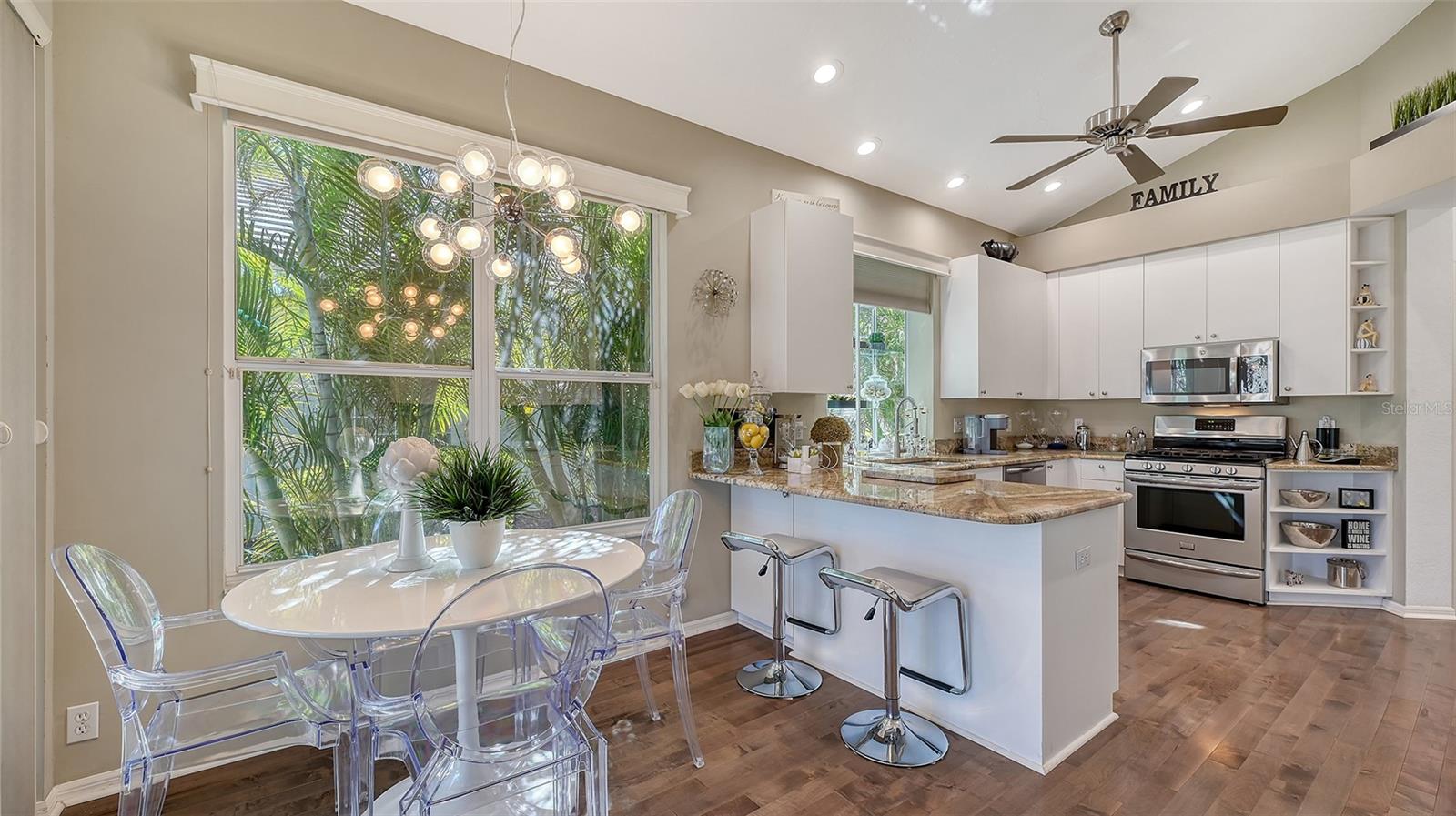 7903 HAMPTON CT, UNIVERSITY PARK, FL, 34201