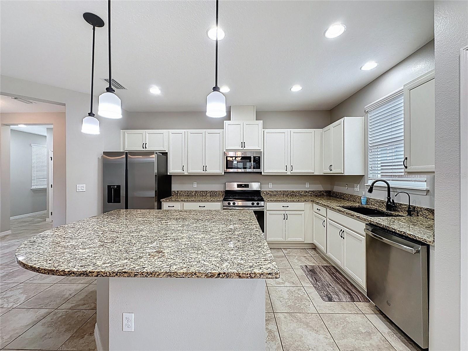 345 ALCOVE DR, GROVELAND, FL, 34736