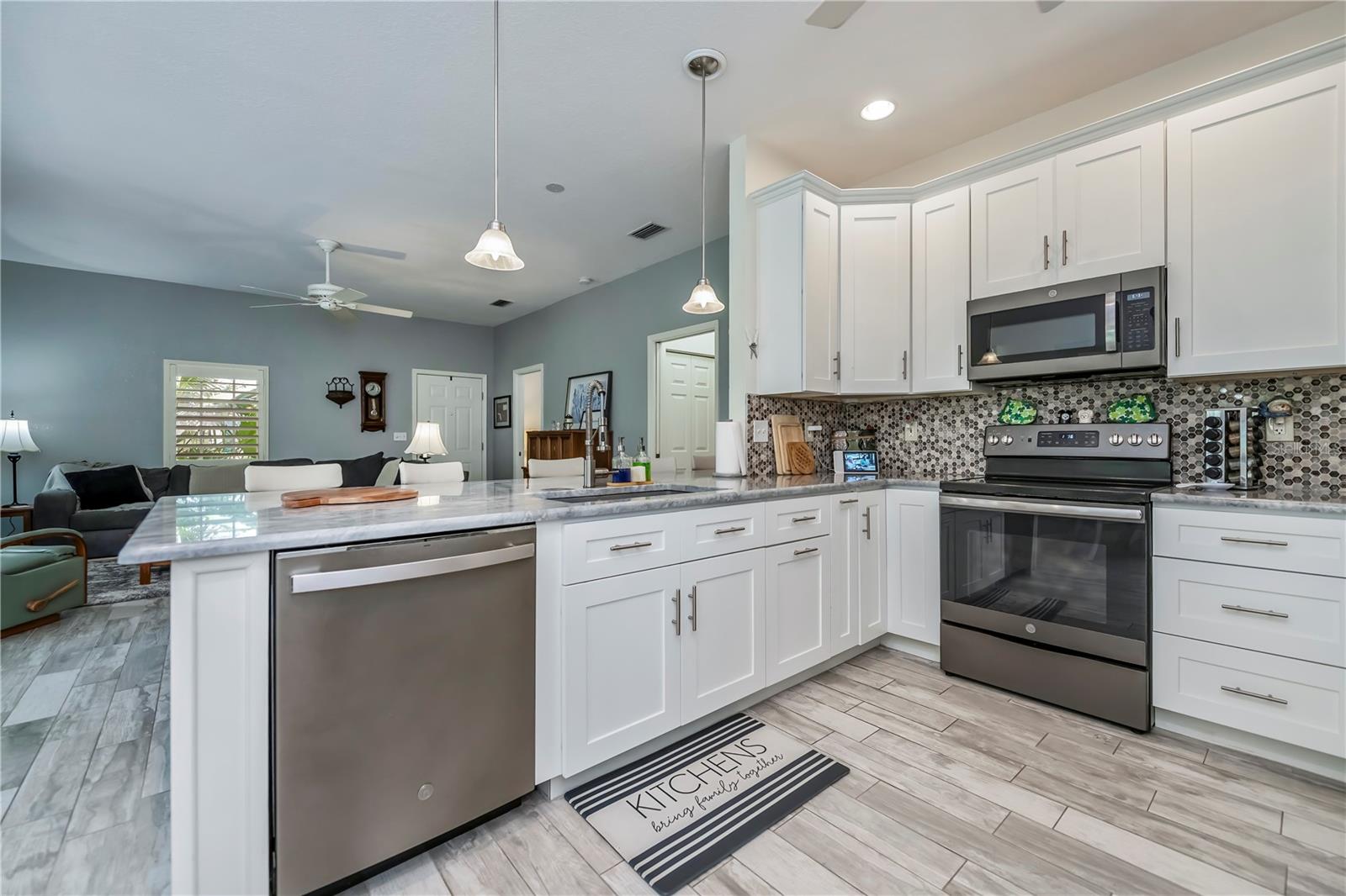 1420 WINDING OAK DR, PORT CHARLOTTE, FL, 33948