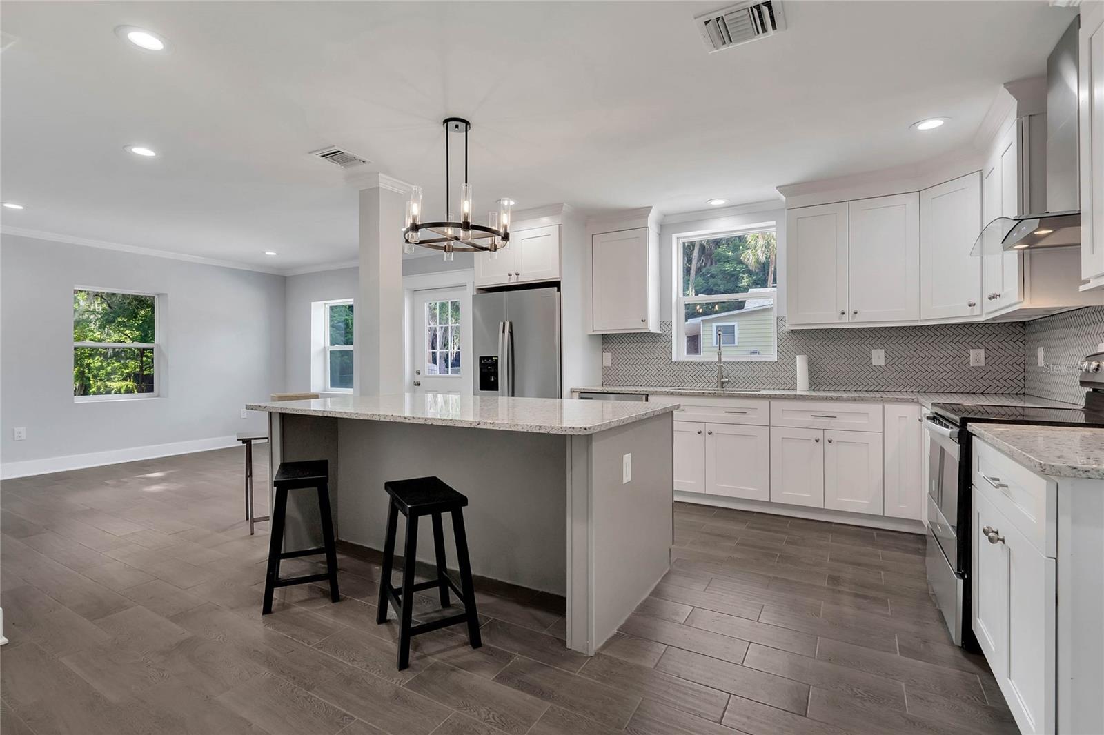 415 S 9TH ST, LEESBURG, FL, 34748